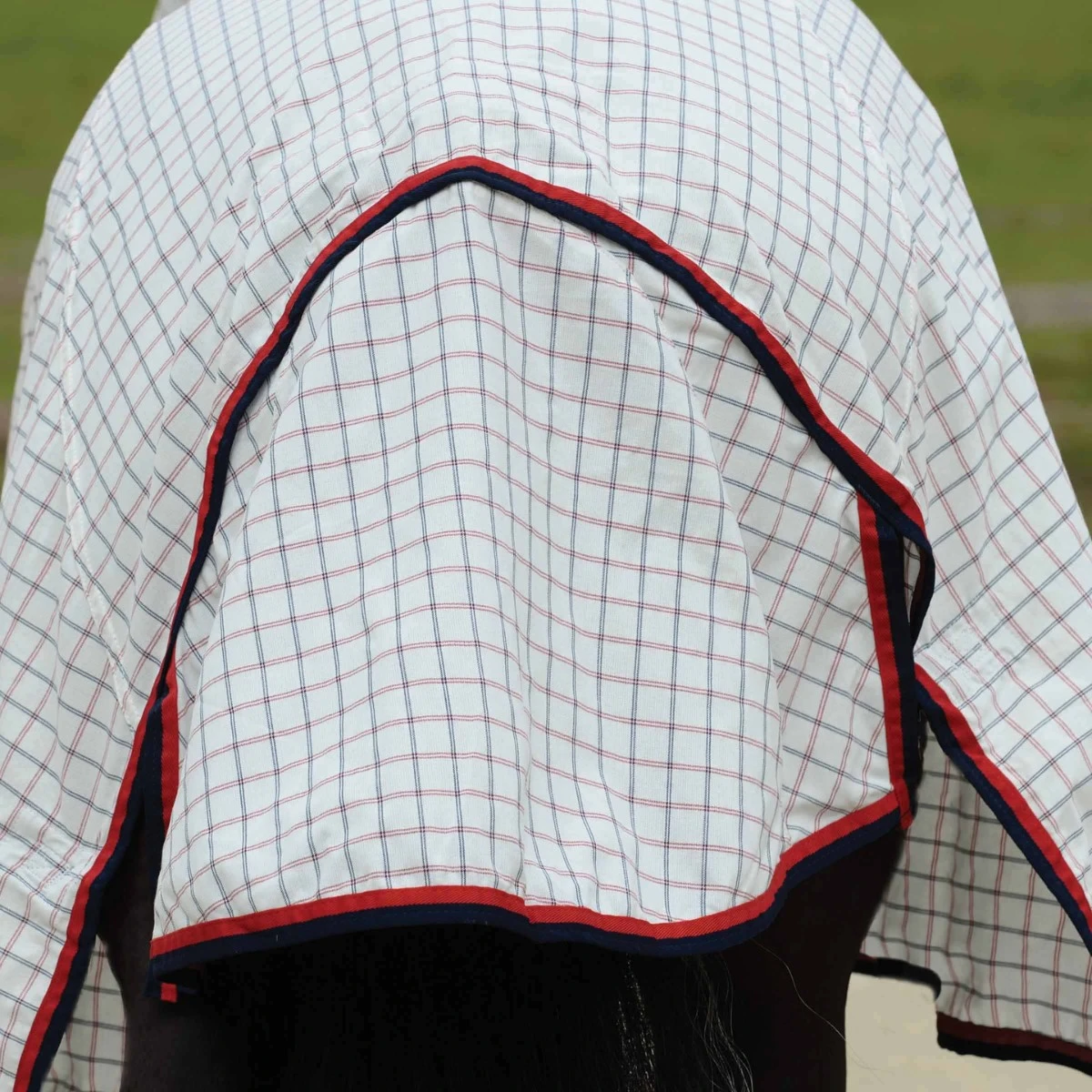 Weatherbeeta Summer Sheet Lite III Standard Neck (White/Navy/Red) - Image 3